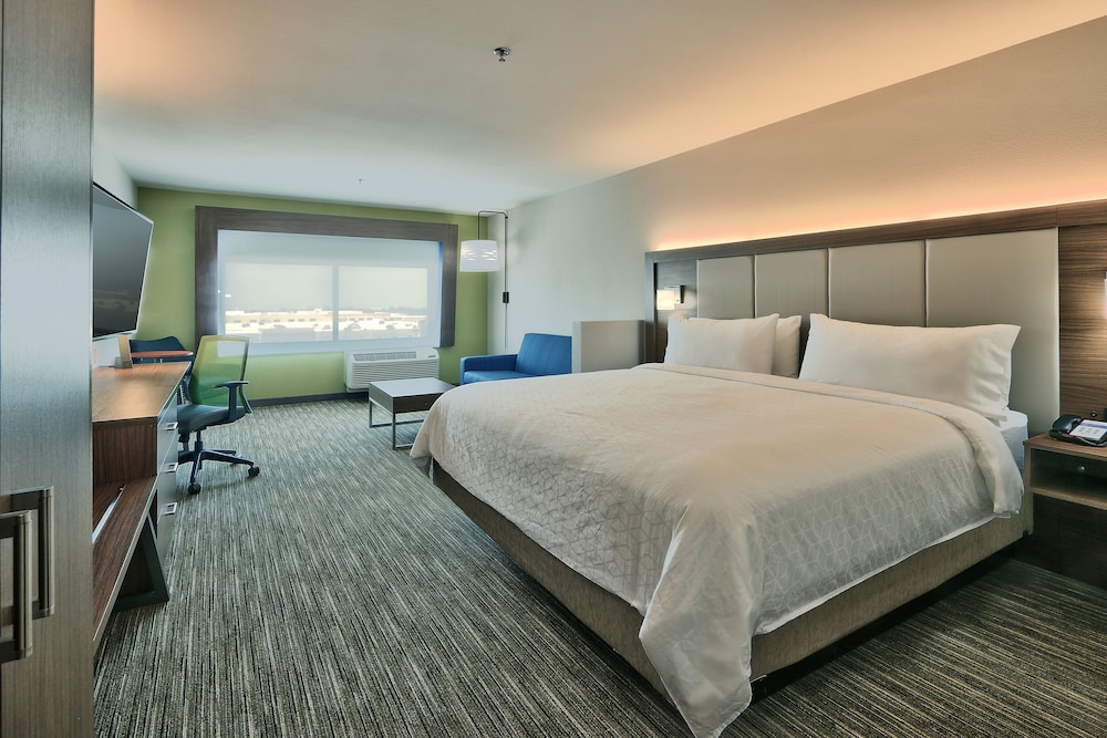 Holiday Inn Express & Suites Albuquerque East by IHG - photo 10