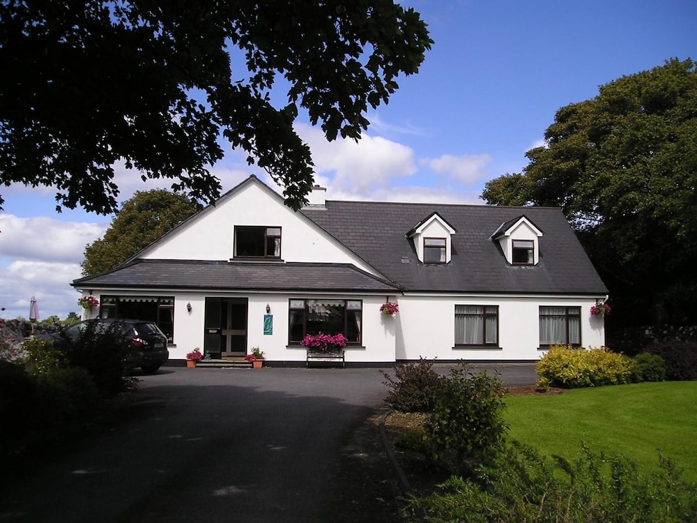 Mountain View Guesthouse — 4-Star Luxury Hotel in Oughterard, Republic of Ireland