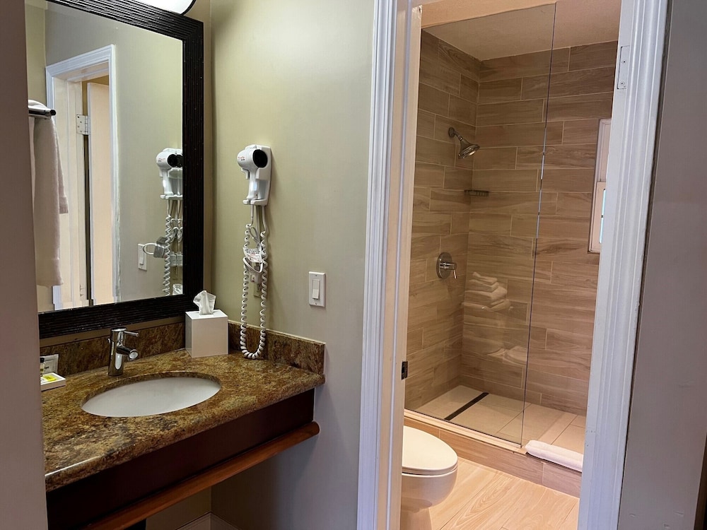 Holiday Inn Express & Suites La Jolla Windansea Beach by IHG - photo 20