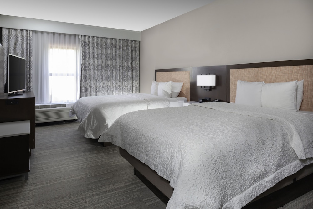 Hampton Inn & Suites Concord Charlotte - photo 15