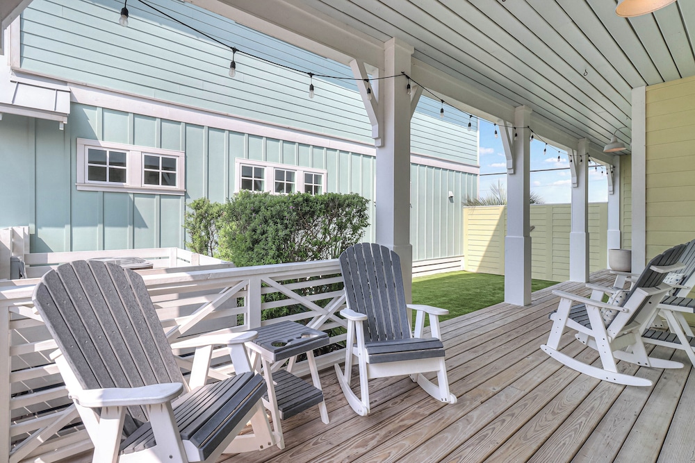 One Particular Harbor 119 FI in Port Aransas, United States