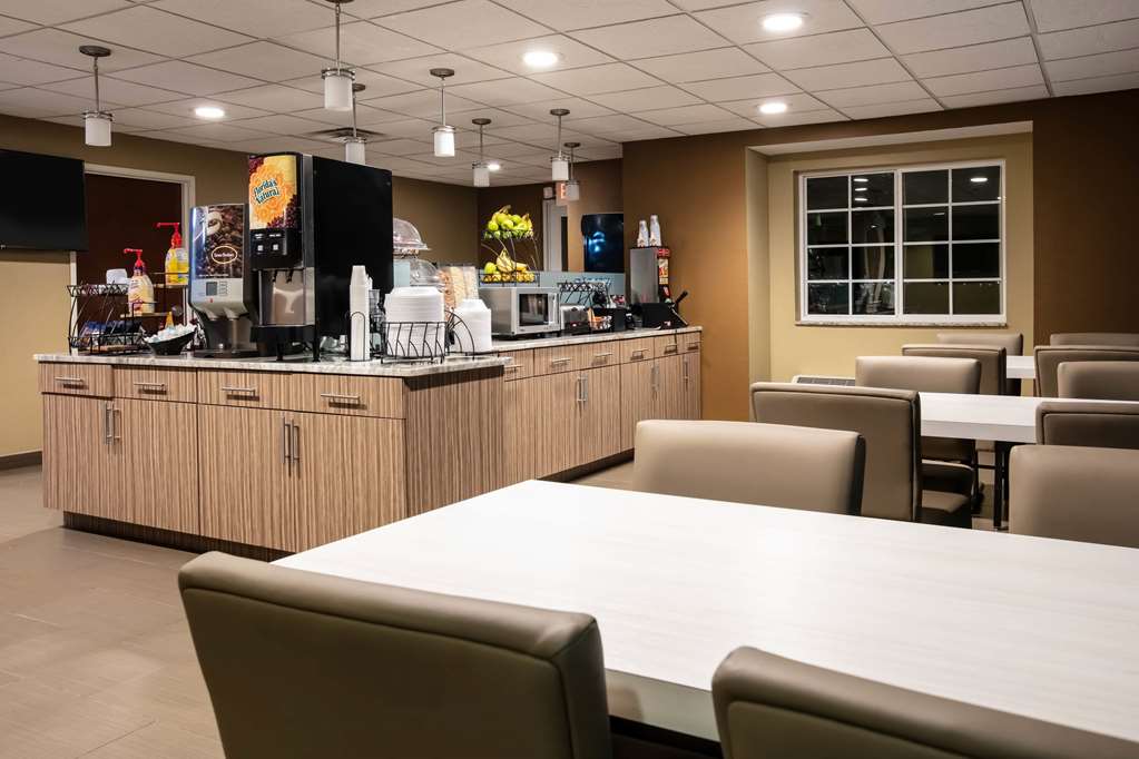 Microtel Inn & Suites By Wyndham Pecos - photo 11