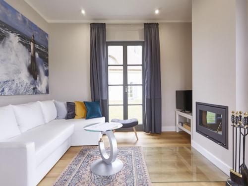 Reetland am Meer Premium Reetdachvilla mit 3 Schlafzimmern Sauna und Kamin E08 in Dranske, Germany