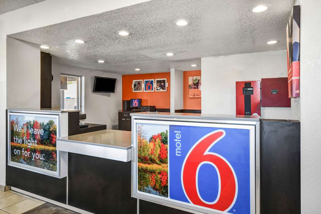 Motel 6 Memphis TN Downtown - photo 4