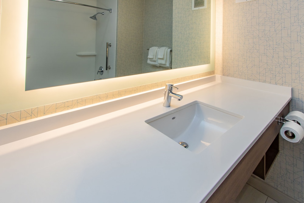 Holiday Inn Express Hotel & Suites Roseville Galleria Area by IHG - photo 37