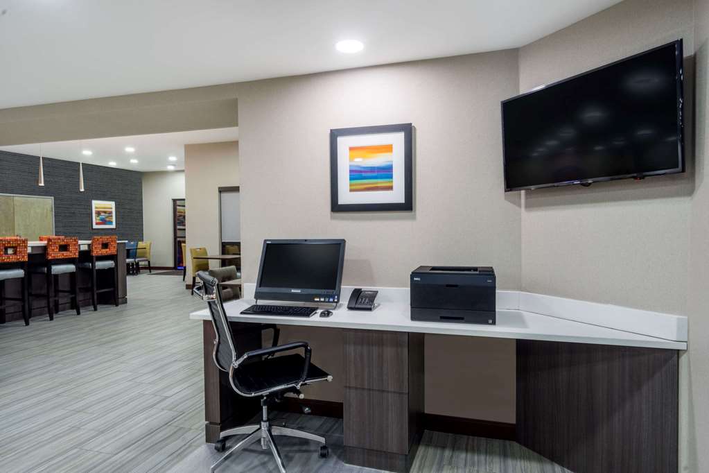 Baymont by Wyndham Clarksville - photo 15
