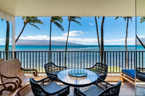Oceanfront Abode Remodeled in 2021 Sleeps 6 — hotel in Wailuku