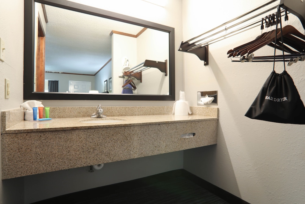 Days Inn by Wyndham Foley - photo 13