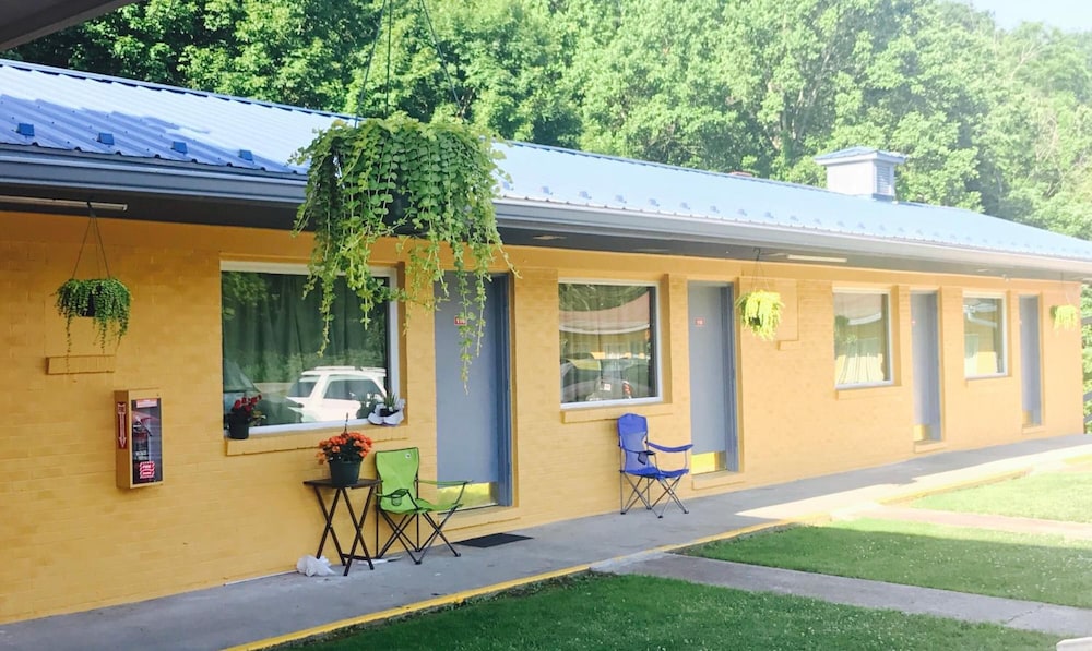 Greystone Motel - photo 29