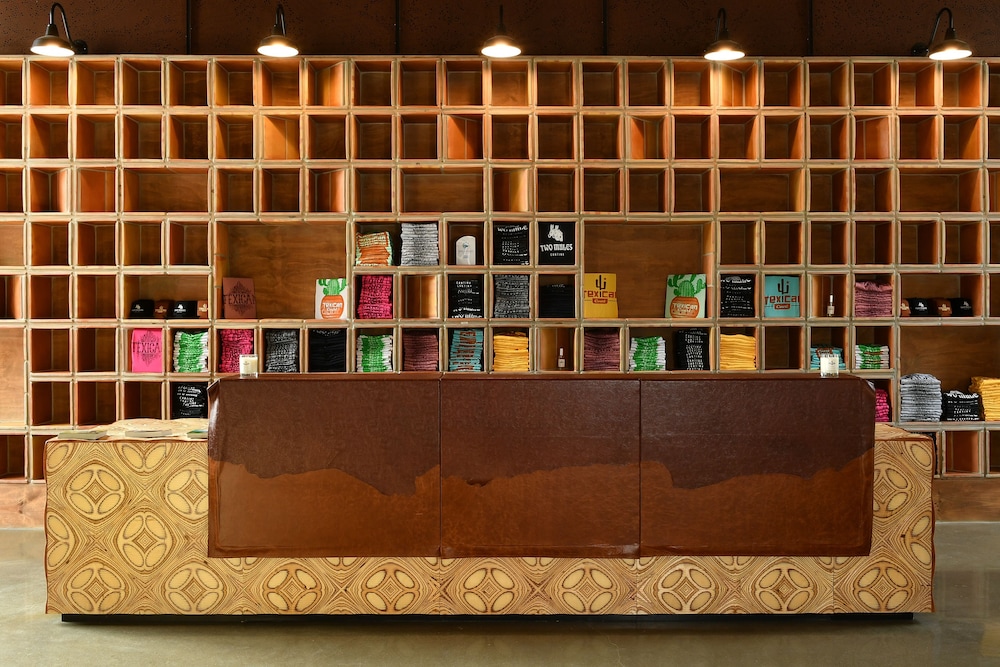 Texican Court by Valencia Hotel Collection - photo 3