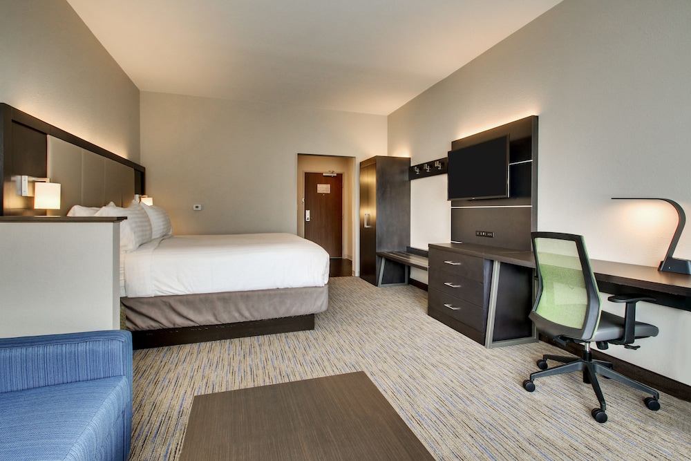 Holiday Inn Express & Suites Summerville by IHG - photo 15