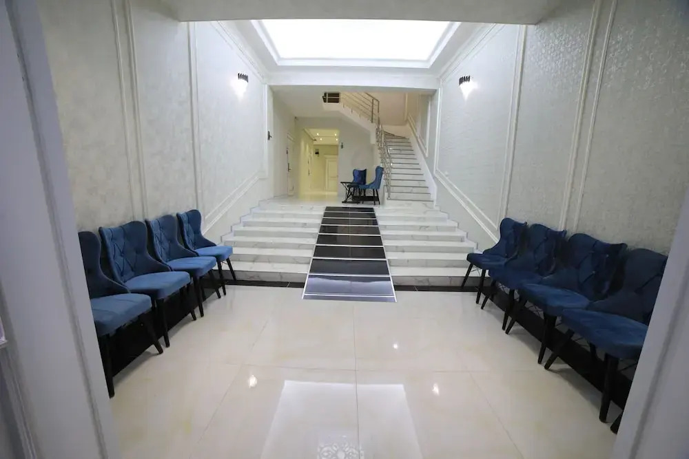 Emery Hotel — hotel in Andijon