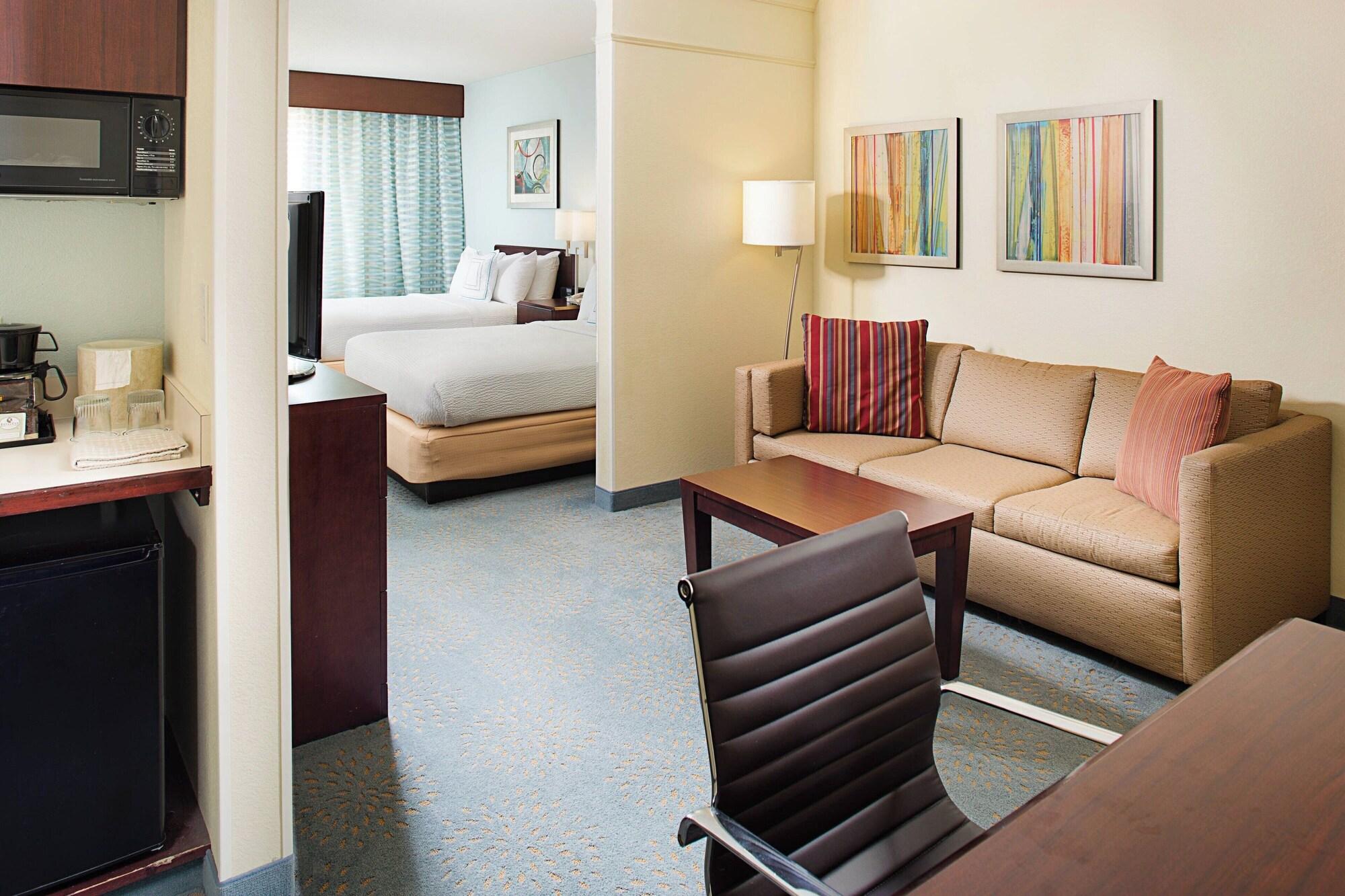 SpringHill Suites Manchester Boston Regional Airport - photo 10