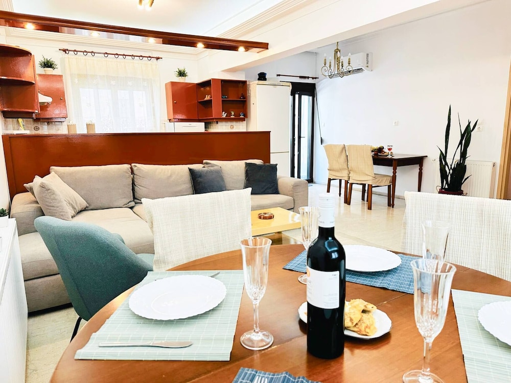 Sea Breeze Sanctuary 1bd 3pl 1ba 90m To Sea — 4-Star Luxury Hotel in Chania, Greece