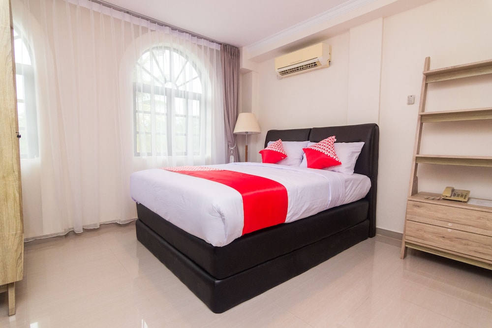 Oyo 1771 Zeke Hotel — Batam