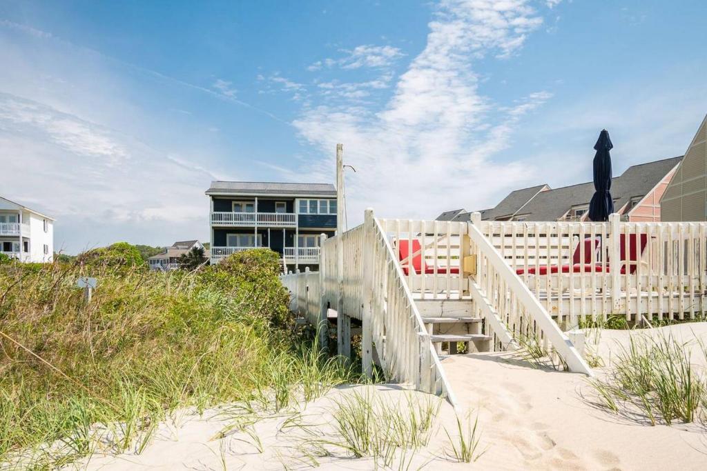Sweet Retreat by Oak Island Accommodations - photo 8