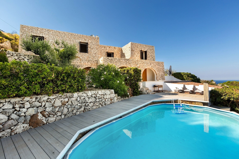 2098 Villa La Mecca by Perle di Puglia — 4-Star Luxury Hotel in Gagliano Del Capo, Italy