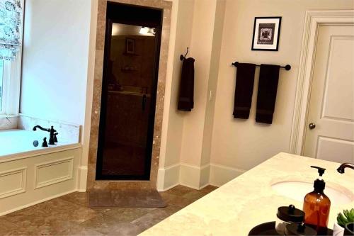 Luxury Buckhead executive Oasis for Family or work — Atlanta — photo 2
