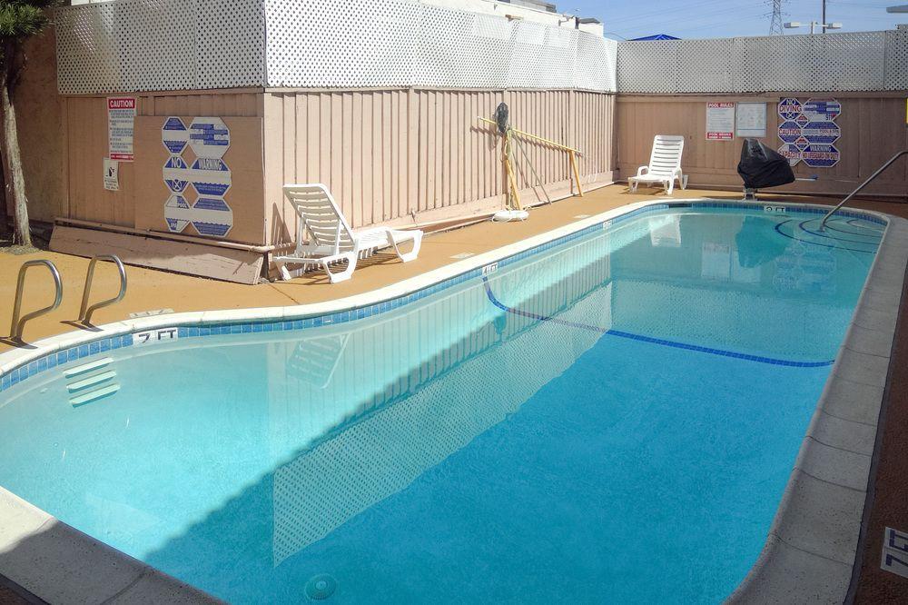 Econo Lodge Gilroy - photo 20