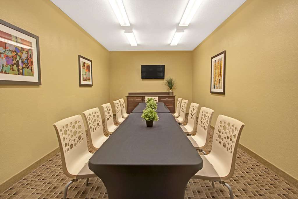 Microtel Inn & Suites by Wyndham Cartersville - photo 12