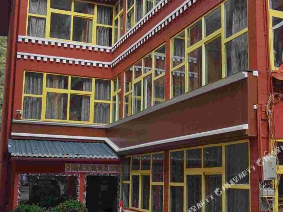 Double card Inn - carbon neutral hotel in Unknown City