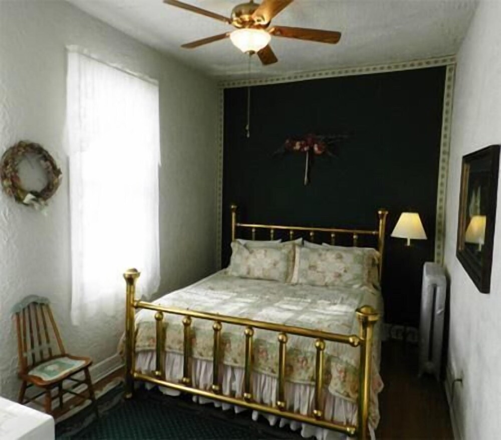 La Plaza Inn - photo 9