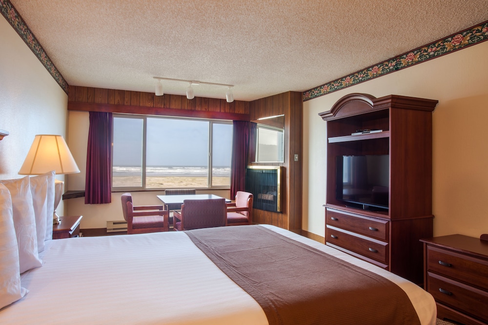 Ebb Tide Oceanfront Inn - photo 52