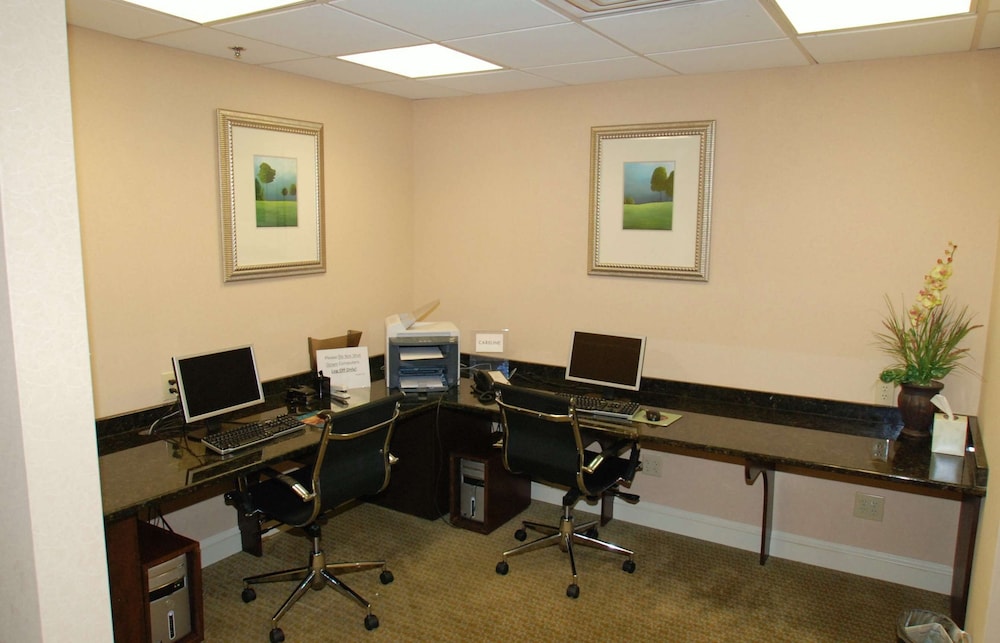 Doubletree by Hilton Hotel Fayetteville - photo 30