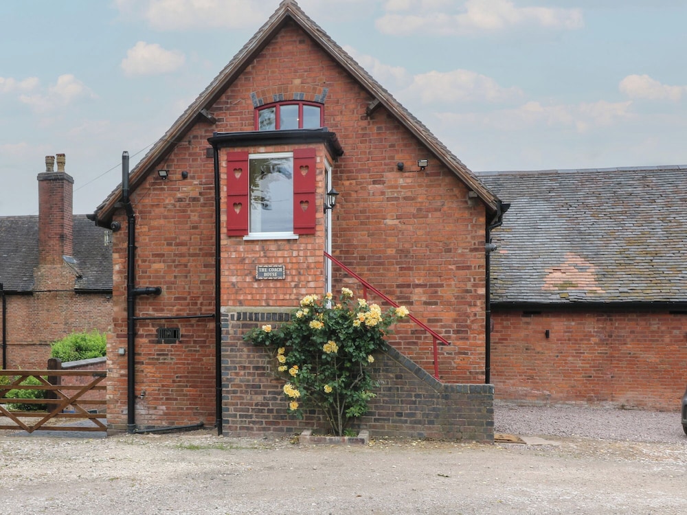 The Coach House — 4-Star Luxury Hotel in Swadlincote, United Kingdom