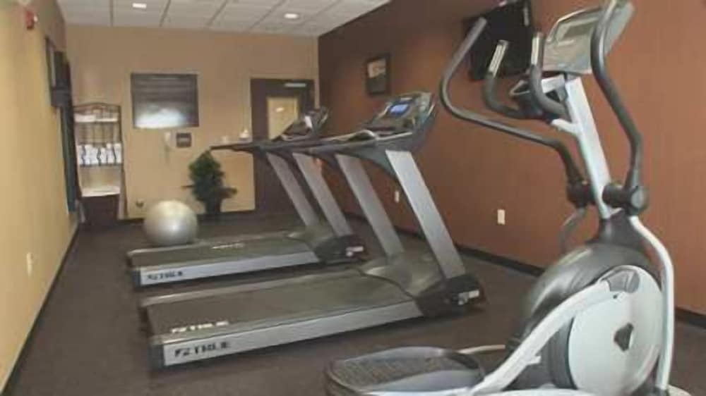 Hampton Inn & Suites Sevierville @ Stadium Drive - photo 28