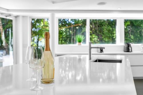 Villa Loggia Oasis Luxurious 6BD 7BA with Resort Style Pool - photo 50