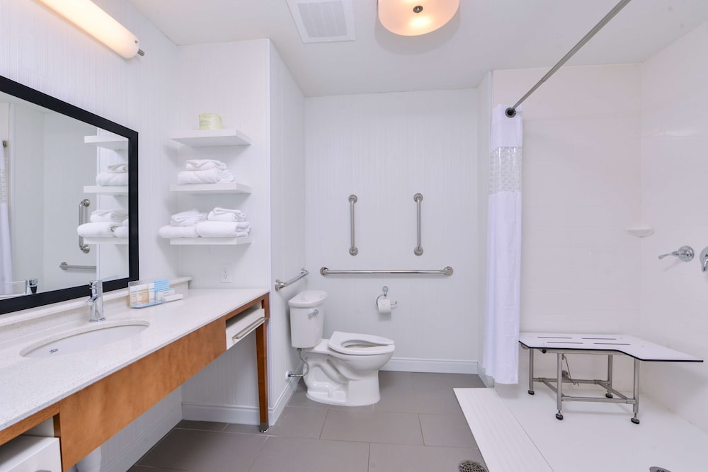 Hampton Inn & Suites Altoona Des Moines - photo 42