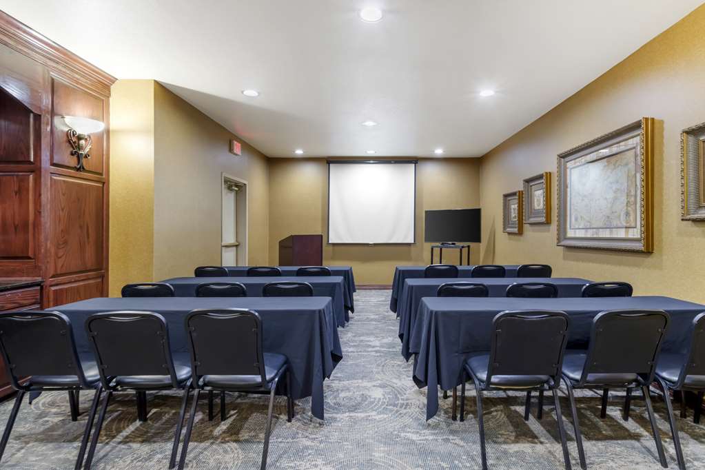 Best Western Plus Crown Colony Inn & Suites - photo 7