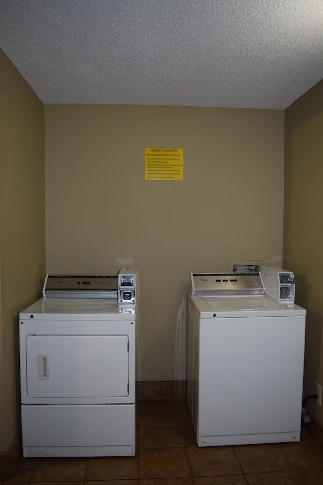 Super 8 by Wyndham Homewood Birmingham Area - photo 23