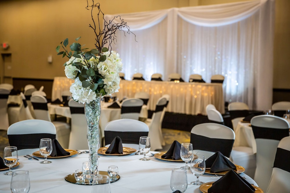 Hilton Garden Inn Fargo - photo 53