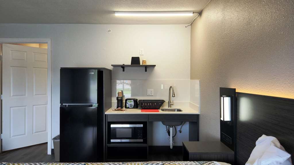 Studio6 Alvin TX - photo 21