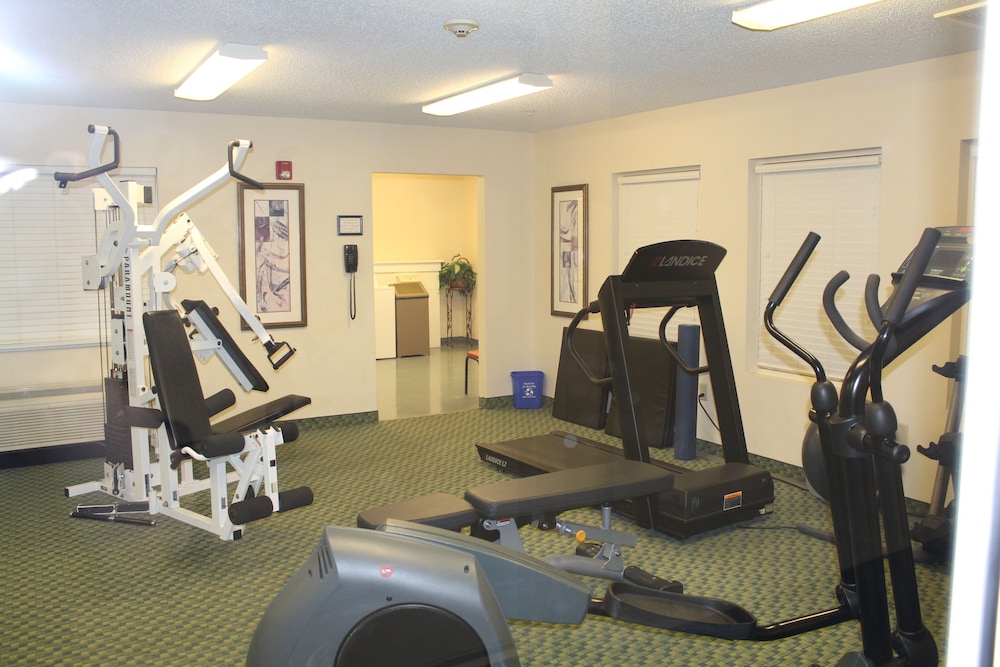 Candlewood Suites Syracuse Airport - photo 18