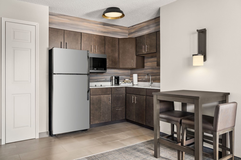Residence Inn by Marriott Davenport - photo 7