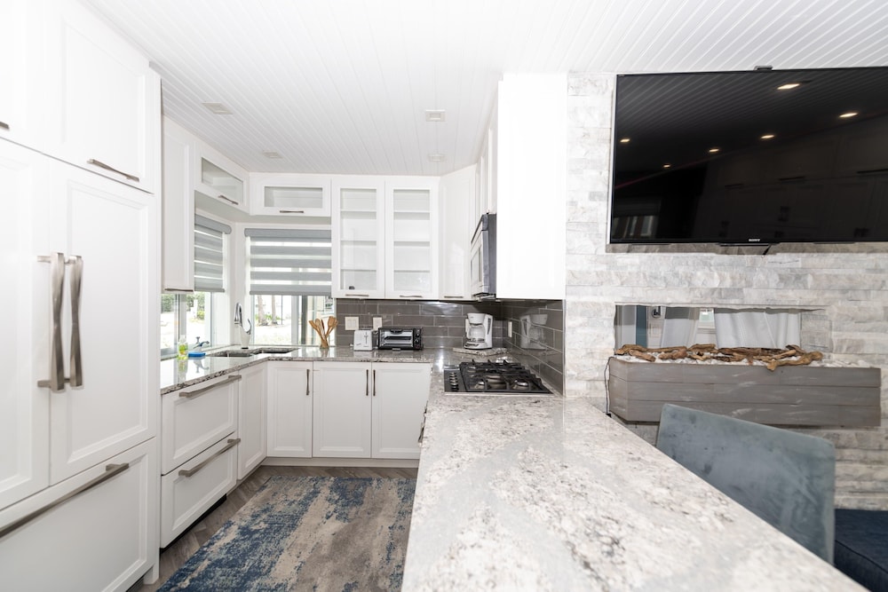Tropic Isle Boutique Hotel - photo 4
