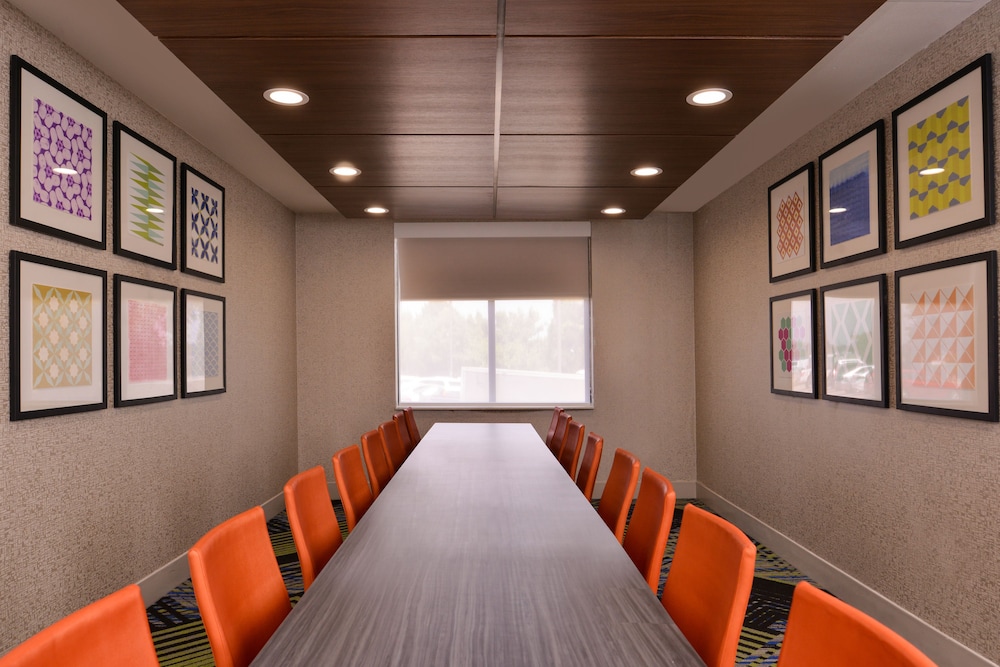 Holiday Inn Express Hotel & Suites Mesquite by IHG - photo 44