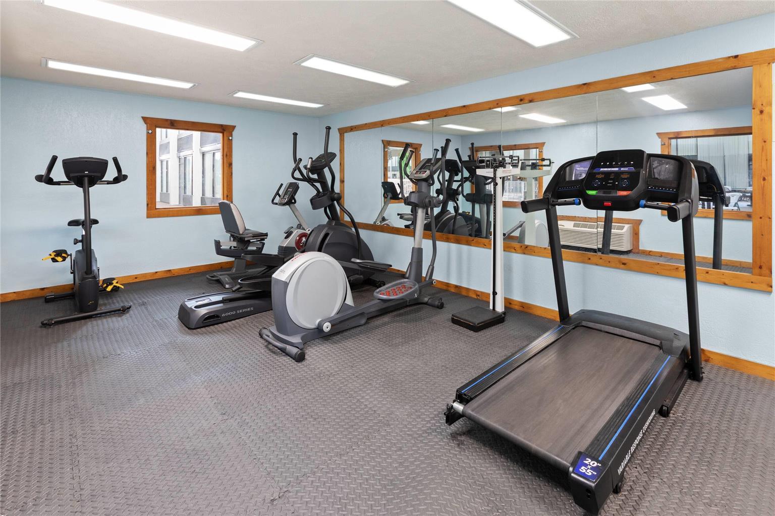 Quality Inn & Suites - photo 11