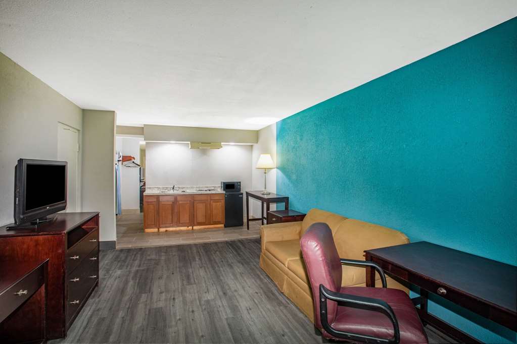 Days Inn by Wyndham Mobile I 65 - photo 18