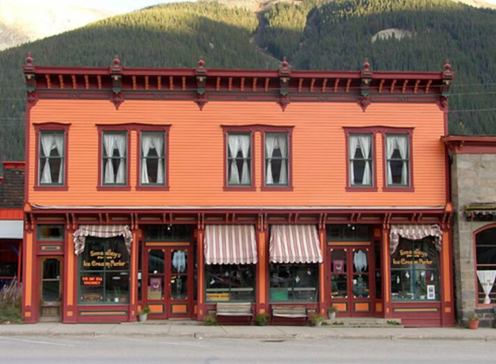 Smedley’s Suites in Silverton, United States