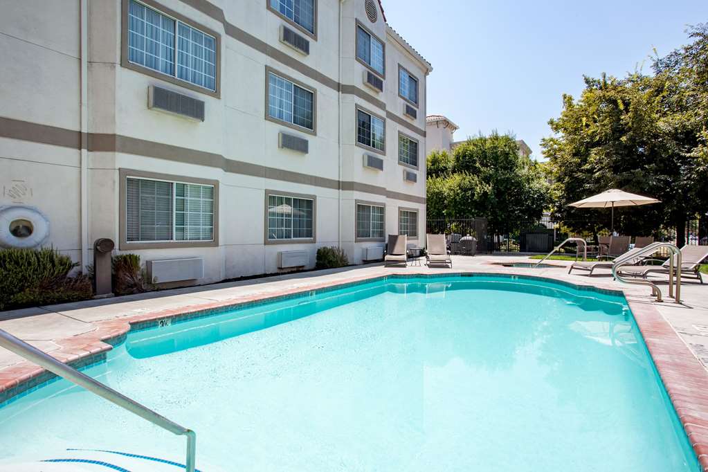 La Quinta Inn & Suites by Wyndham Davis - photo 8