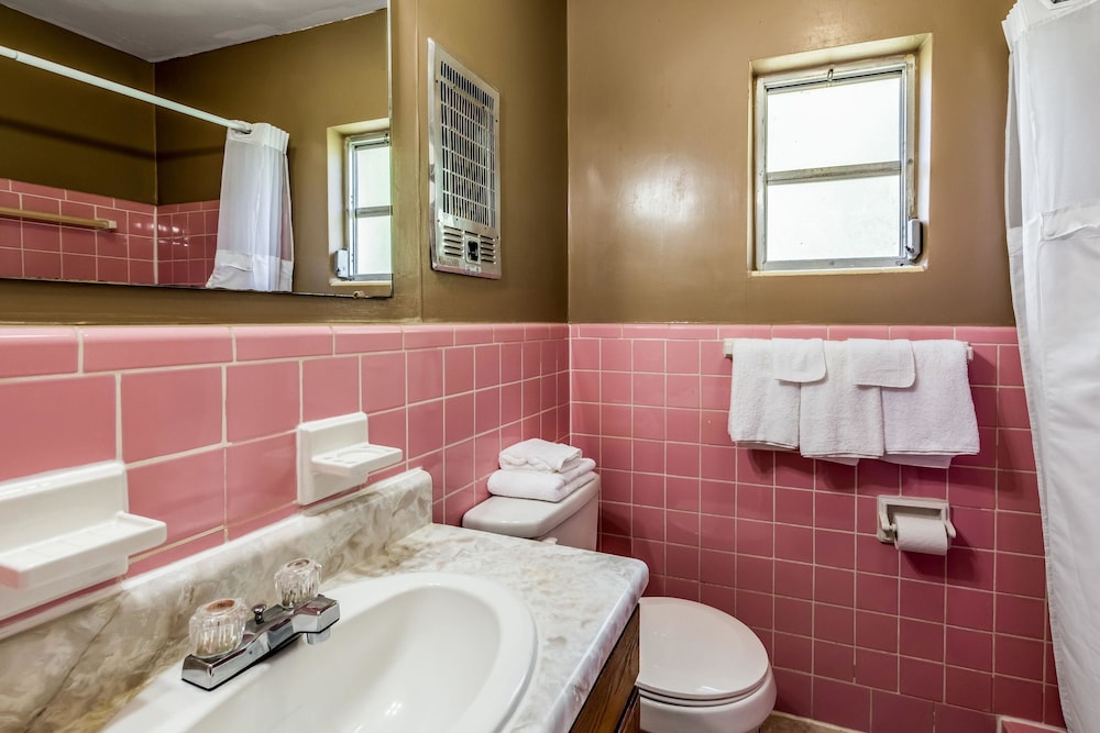 Americas Best Value Inn Franklin - photo 44