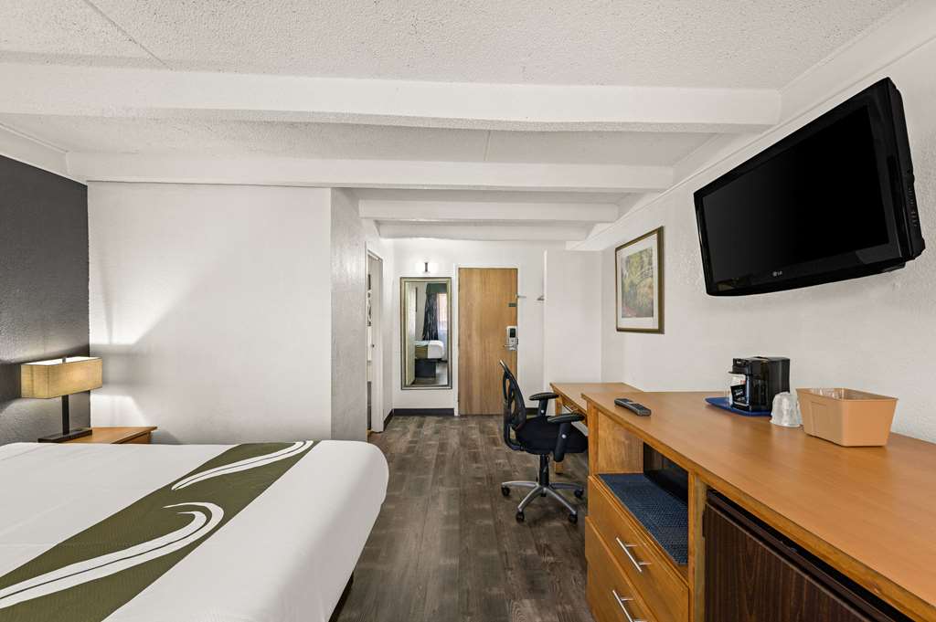 Quality Inn & Suites Council Bluffs Omaha East - photo 6