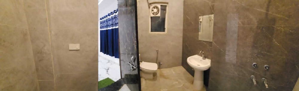 Hotel Vrindavan — hotel in Unnao