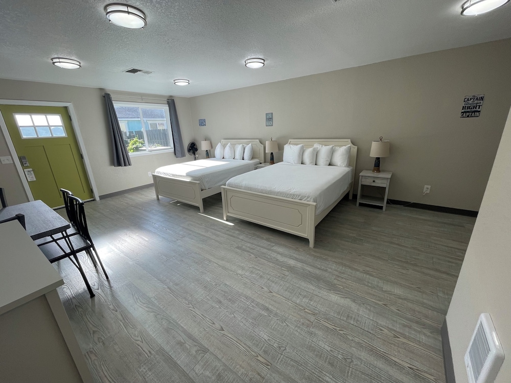 The Coastal Inn and Suites - photo 64