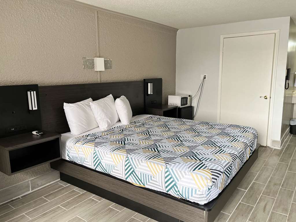 Cordele Hotel - photo 13