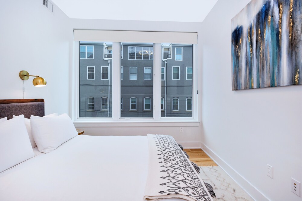 Dharma Home Suites Hoboken at Grand - photo 15